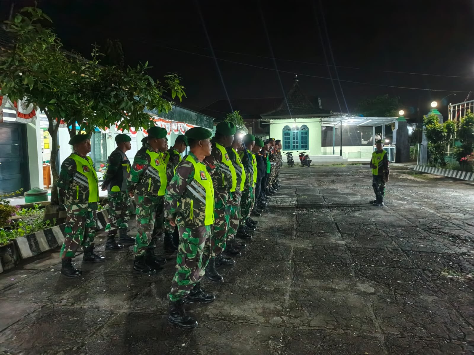 Apel Gabungan Skala Besar TNI, Banser, GP Ansor, dan Pecalang Wujudkan Sinergi Keamanan dan Kebersamaan
