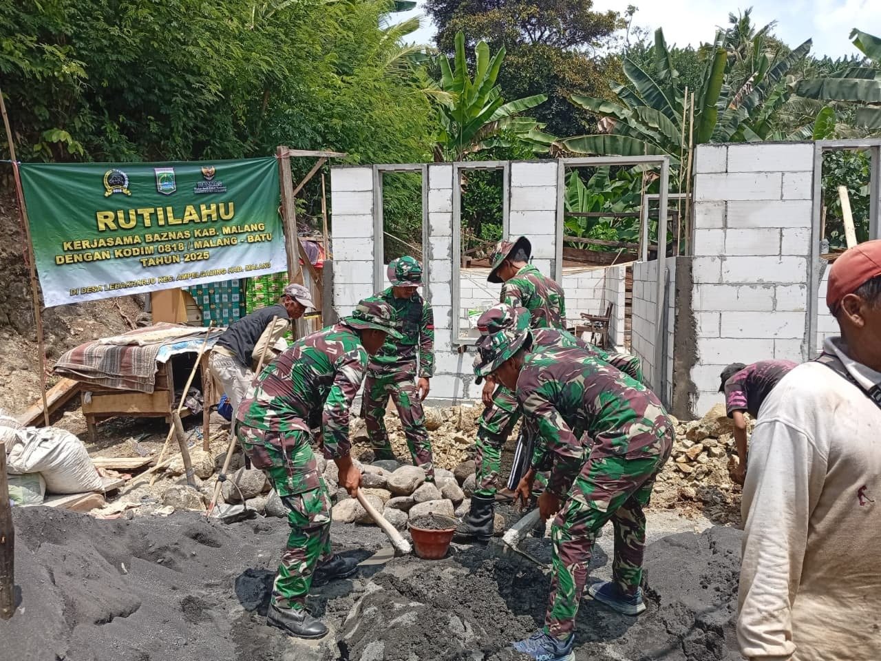 TMMD 126 Sentuh Hati Warga 30 Rumah di Lebakharjo Direnovasi