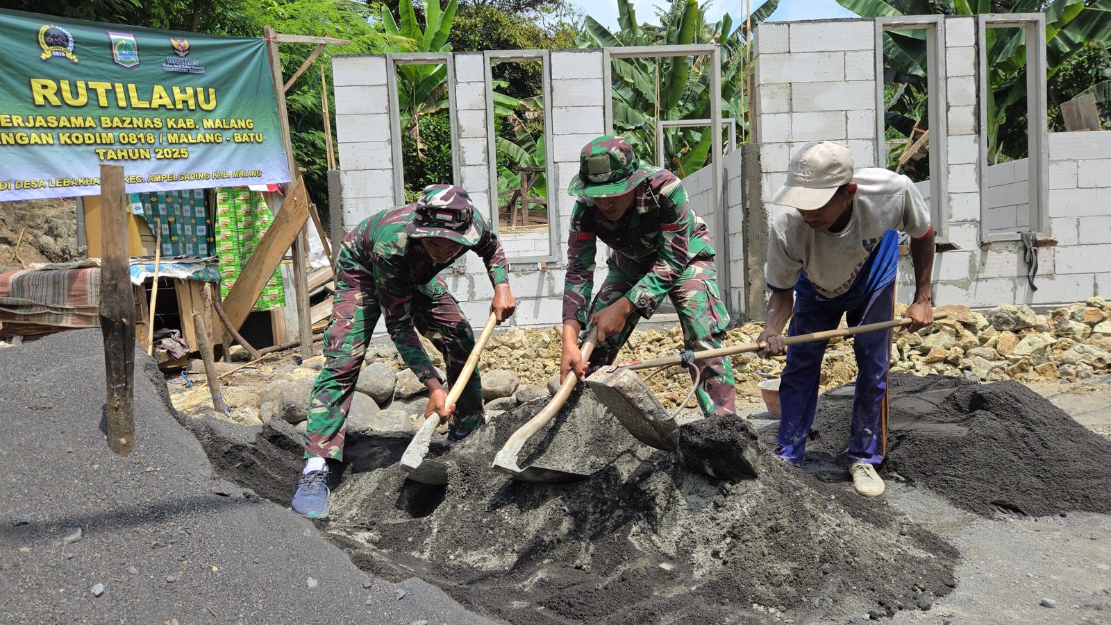 RUTILAHU tambahan yang menjadi sasaran fisik tambahan di lokasi tersebut. Kegiatan ini mencerminkan semangat gotong royong dan kepedulian sosial TNI terhadap masyarakat kurang mampu