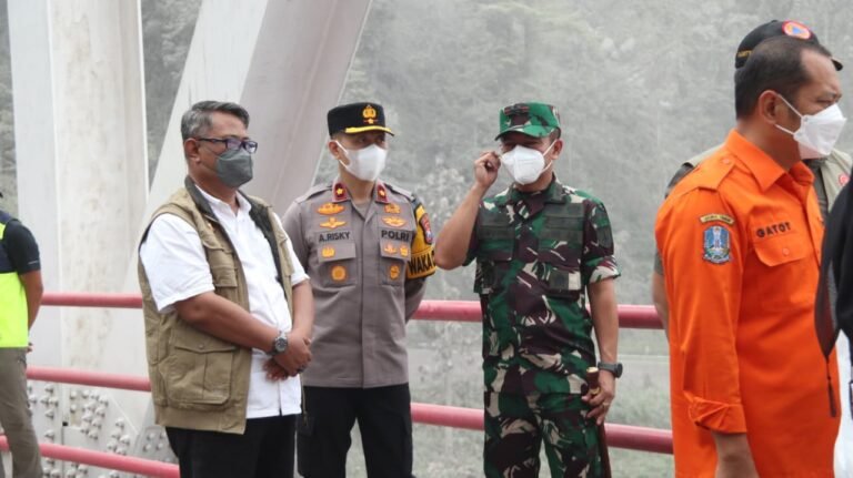 Timwas DPR RI Tinjau Penanganan Erupsi di Lumajang, Dandim 0821 Pastikan Sinergi Berjalan Optimal