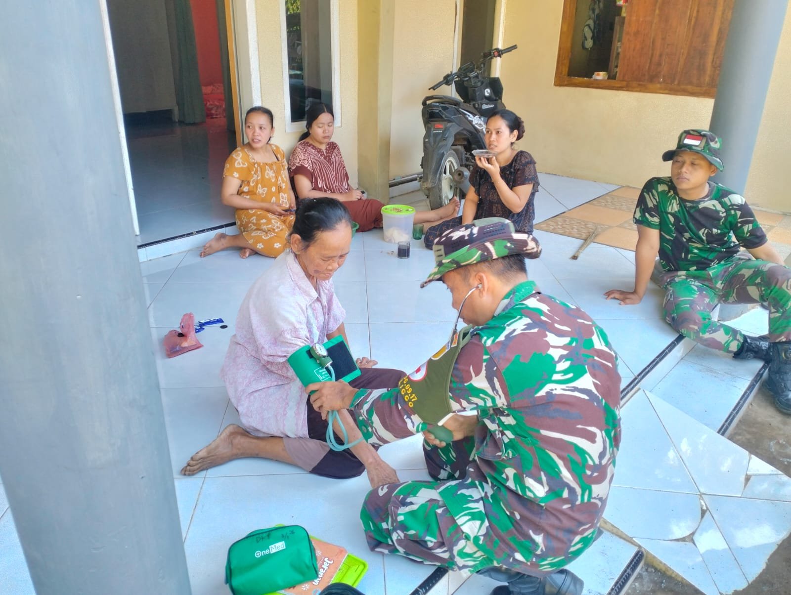 Satgas TMMD Ke-128 Gelar Komsos dan Pemeriksaan Kesehatan Gratis untuk Warga Dusun Klagin*