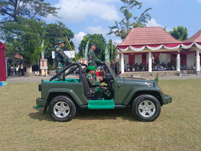 Kasdam V / Brawijaya Brigjen TNI Zainul Bahar Pimpin Upacara Penutupan TMMD Ke-128 Kodim 0820/Probolinggo 